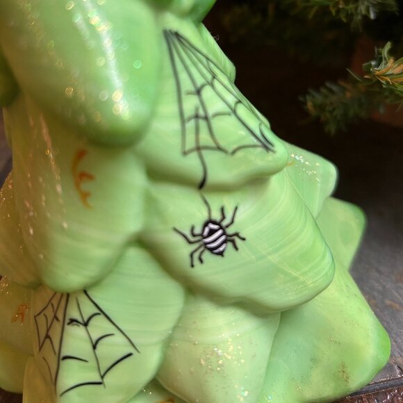 MINT Signed Fenton Hand Painted Halloween “Christmas” Tree (5569 19) - Picture 10 of 15